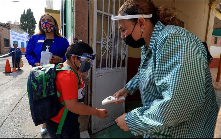 Autoridades locales rechazaron que los casos sean sospechosos de COVID; mencionan que se trata de otra enfermedad aunque sin especificar cuál. EFE/L. Ramírez