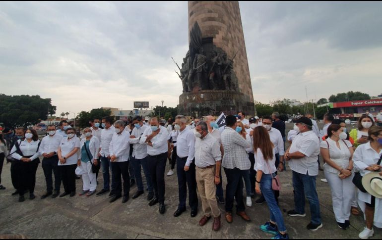 Se convocó a un pase de lista de los estudiantes de la Universidad que han sido desaparecidos así como un minuto de silencio por todas las víctimas. EL INFORMADOR / Y. Mora