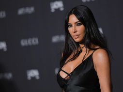 Kim Kardashian ha sido objetivo de críticas por constantemente editar sus fotografías para tener el “cuerpo perfecto”. AFP / ARCHIVO