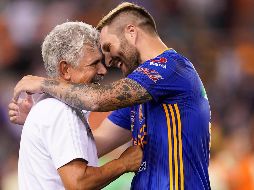 ''Hay personas que te llevan a ser mejor, a sacar fuerzas en los momentos más difíciles para lograr cosas increíbles. Muchas gracias por la confianza. Gracias TUCA'', escribió Gignac. IMAGO7