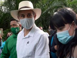 López-Gatell acudió hoy al módulo de vacunación instalado en la primaria 