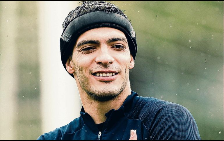 Pese a que se desconoce cuándo regresará a un partido oficial, el goleador fue citado por el “Tata”. TWITTER/@WOLVES