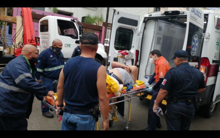 En Chichimeca y Aztecas, un trabajador de la Comisión Federal de Electricidad (CFE) recibió una descarga eléctrica. ESPECIAL