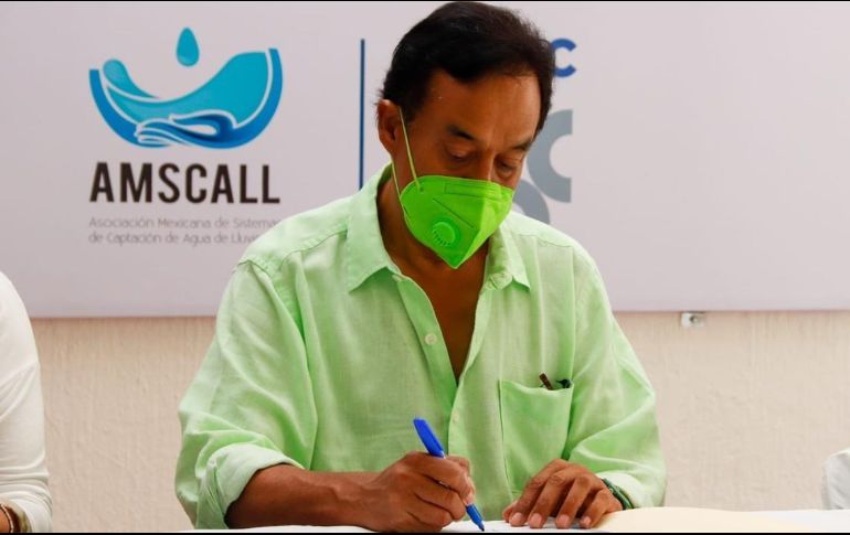 El abanderado por el Partido Verde firmó compromisos a favor del agua. ESPECIAL