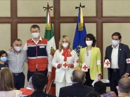 En la Ley estatal de Ingresos 2021 se incluyó junto con el pago del refrendo vehicular la aportación de 32 pesos destinados a la Cruz Roja Jalisco. ESPECIAL /