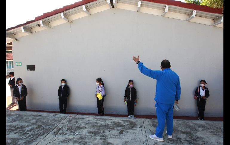 Suman ya 13 mil 603 las escuelas que reiniciaron actividades presenciales bajo el esquema de acompañamiento académico. XINHUA/A. Campos