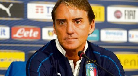 FIRME. El timonel está contratado para los siguientes dos mundiales. AFP / ARCHIVO