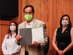 El aspirante Salvador Cosío en el Paraninfo Enrique Díaz de León. Especial.