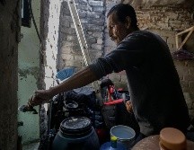 Don Cuauhtémoc Isais Rios lamentó que el líquido no haya llegado a su colonia, donde siguen dependiendo de las pipas. EL INFORMADOR / F. Atilano