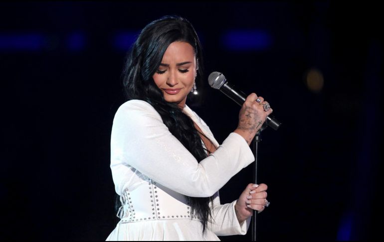 -Lovato dijo que eligió pronombres de género neutro they/them (elles). AP / ARCHIVO