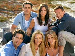 Foto tomada en 1996 donde se puede ver a Matt LeBlanc (i, arriba), Courteney Cox (c, arriba), Matthew Perry (d), Jennifer Aniston (d, abajo), Lisa Kudrow (c, abajo) y David Schwimmer (i, abajo). EFE