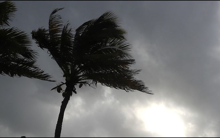 La temporada de huracanes en el Atlántico inicia el 1 de junio, aunque desde hace años se produce alguna tormenta antes de esa fecha, lo que ha llevado a que algunos meteorólogos defiendan la necesidad de adelantarla. AFP / ARCHIVO