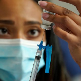 La OMC pide diversificar fabricación de vacuna contra COVID-19