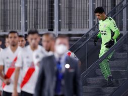 El caso más emblemático fue el de River Plate, que sufrió un contagio masivo de más de 25 jugadores en su plantel. En el partido de Libertadores ante Santa Fe, el volante fue portero Enzo Pérez, pero River se alzó con un triunfo 2-1. EFE / J. I. Roncoroni