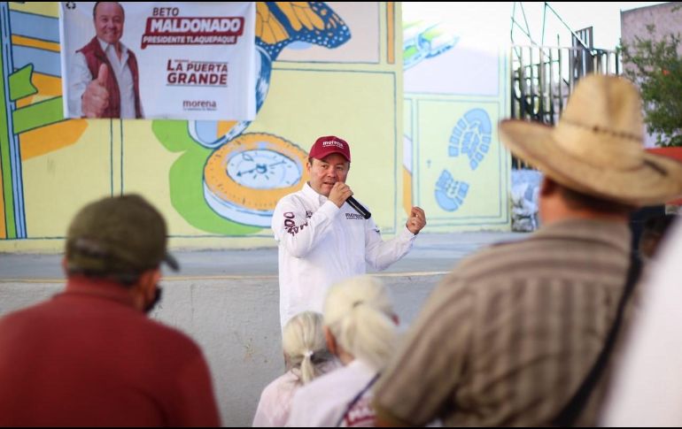 El morenista se reunió este viernes con habitantes de la zona del Cerro del Cuatro para escuchar sus demandas. ESPECIAL