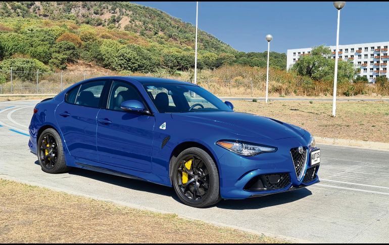 La configuración deportiva implementada en el Giulia QV lo convierte el vehículo estandarte de la firma italiana en el mundo. EL INFORMADOR/M. Castillo