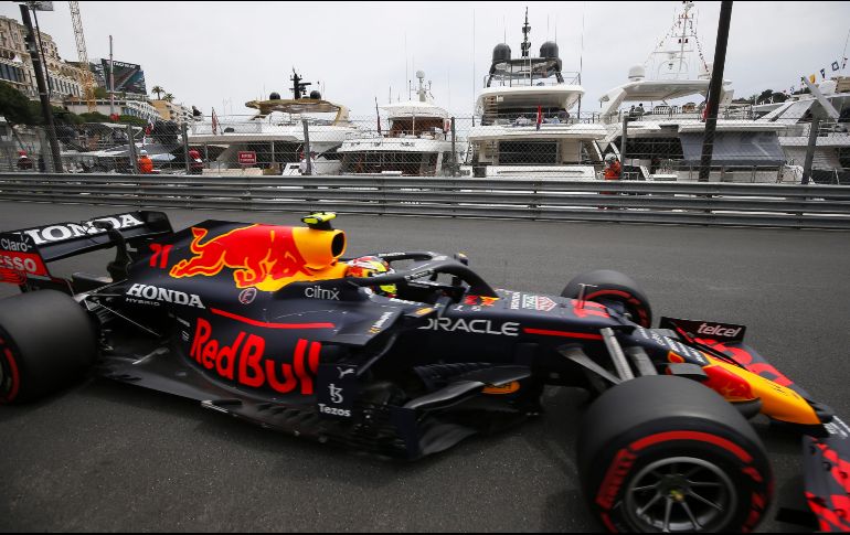 ''Checo'' Pérez fue quinto, por detrás del piloto de Mercedes Valtteri Bottas. EFE / S. Nogier