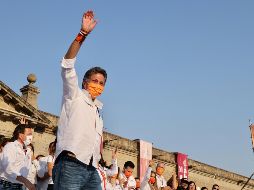 Juan José Frangie propone equipar escuelas con equipo de cómputo, paneles solares y sistemas de captación de agua. TWITTER/juanjosefrangie