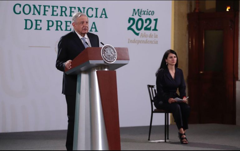 AMLO señaló que junto con su equipo económico analiza tener un presupuesto multianual para obras carreteras hasta 2024. SUN / B. Fregoso
