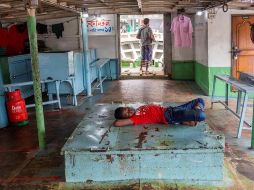 Casi 20 mil casas resultaron dañadas y más de una docena de islas fluviales se inundaron con la ruptura de varios diques. EFE/M. Alam