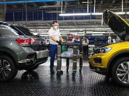 El aparato exportador del país le ha dado la vuelta a la escasez de insumos en la industria automotriz y acumula ventas por 152 mil 636 MDD. EFE/J. Sena