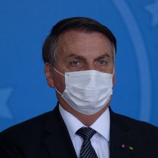 Bolsonaro promueve tres tipos de té indígena para tratar el coronavirus