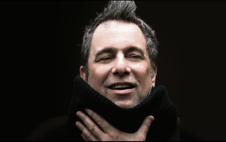 En “Dios los cría”, Calamro revisita sus canciones emblemáticas con la colaboración de artistas legendarios de la música latina. ESPECIAL/Universal Music