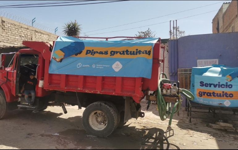 Para solicitar el servicio de pipas gratuitas se puede llamar a la línea telefónica SIAPATEL 3668-2482 con atención las 24 horas del día. ESPECIAL / SIAPA