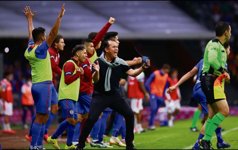 De coronarse mañana La Máquina, Juan Reynoso sería un referente celeste con título como jugador y entrenador. IMAGO7