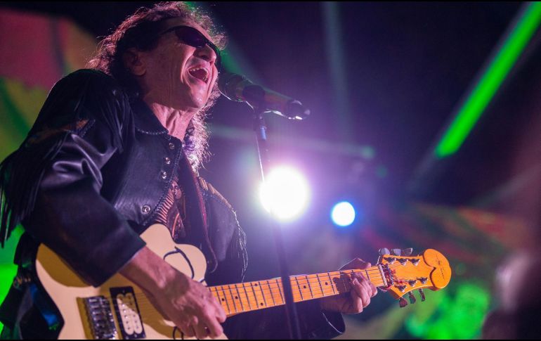 Alex Lora fue criticado por algunos usuarios que le recordaron su aparición en la final de la LFA hace unos años en el ahora Estadio Azulgrana, donde su forma de entonar el himno causó revuelo. NTX / ARCHIVO