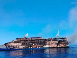 Los 181 pasajeros, incluidos 22 menores, y los 14 tripulantes fueron rescatados y trasladados a una isla cercana. AP