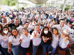 ARROPE. Pablo Lemus agradeció a quienes se comprometieron durante la campaña. ESPECIAL