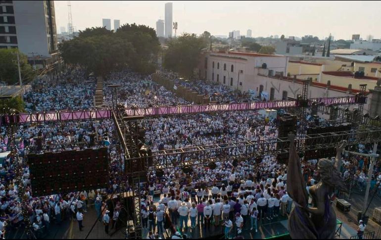HAGÁMOS. La Plaza de la República lució abarrotada. ESPECIAL