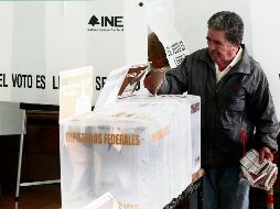 VOTO. Los ciudadanos tendrán en sus manos mantener la pluralidad política de la democracia mexicana. ACAMACHO