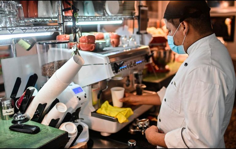 El mayor optimismo de Hacienda sucede luego de que el Inegi anunciara la pasada semana que el PIB mexicano avanzó un 0.8 % trimestral entre enero y marzo de 2021. AFP/ARCHIVO