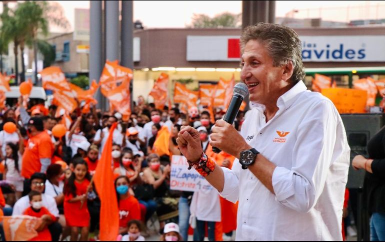 Juan José Frangie invitó a las y los presentes a acudir junto a su familia a emitir su voto a las urnas. ESPECIAL