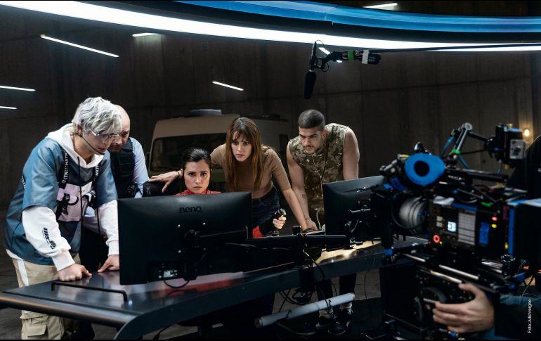 A DETALLE. El elenco y el equipo de dirección tuvo una comunicación fluida. CORTESÍA