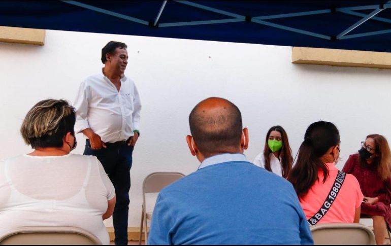 Cosío Gaona sostuvo un encuentro con representantes de los 20 cotos que componen el fraccionamiento Los Molinos. ESPECIAL