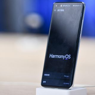 Huawei lanza su propio sistema operativo para enfrentar sanciones de EU