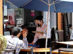 Algunos establecimientos darán alimentos y bebidas de cortesía, café, postre o digestivos, así como descuentos de hasta el 50 por ciento. SUN / ARCHIVO
