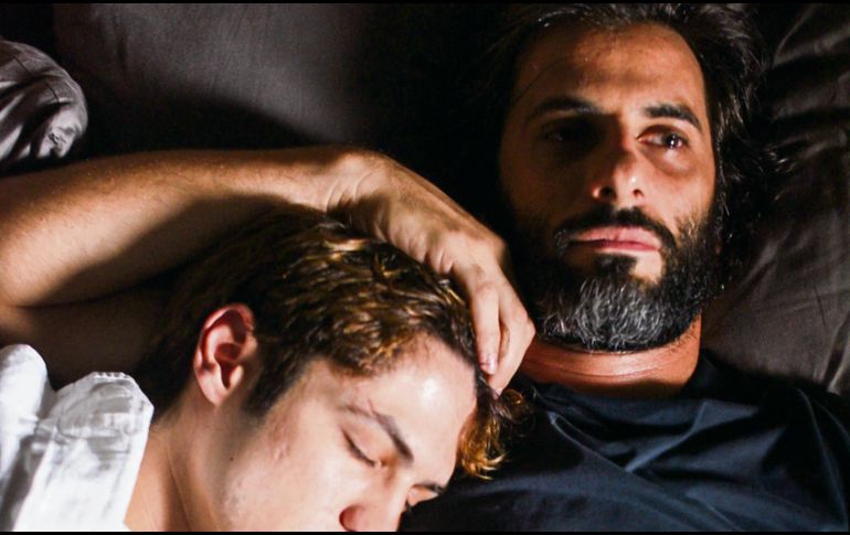 GABRIEL LEONE Y FLÁVIO TOLEZANI. Los actores encarnan a un hijo y su padre cuya relación pasa de ser cercana a violenta y distante, aunque sin romperse jamás. CORTESÍA/ AMAZON PRIME