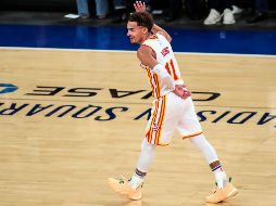 CON GANAS. Después de ser escupido en el segundo duelo y abucheado durante los 5 partidos, Trae Young firmó un partidazo de 36 puntos y 9 asistencias. AP