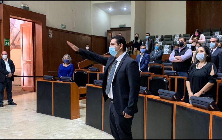 Toma de protesta de Ríos Bojórquez como nuevo controlador interno. TWITTER/ @LegislativoJal