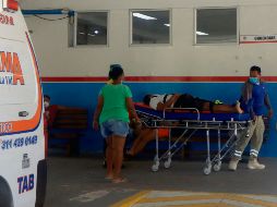 Un paciente es ingresado en urgencias de un hospital de Cartagena de Indias. EFE/R. Maldonado