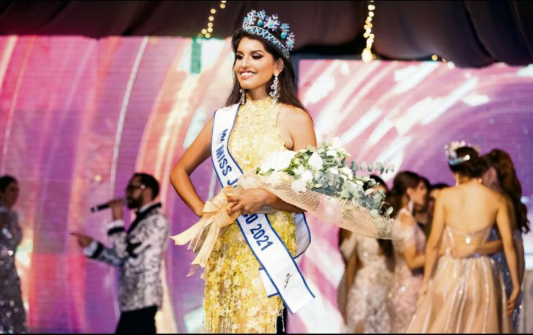 En esta foto vemos el momento en que fue coronada Valeria Martínez como Miss Jalisco 2021. ESPECIAL