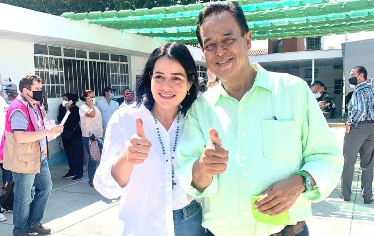 SALVADOR COSÍO. El candidato del Partido Verde emitió su voto. ESPECIAL
