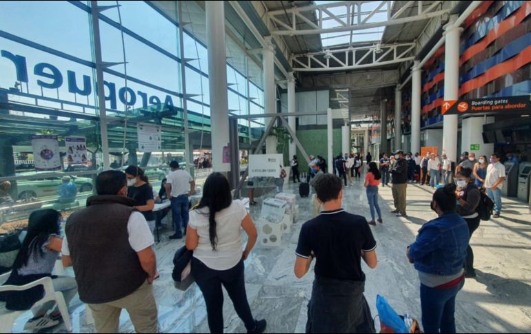 La votación en el punto se da de manera fluida, las personas tardan entre 10 a 15 minutos en el proceso. EL INFORMADOR / A. Ramírez