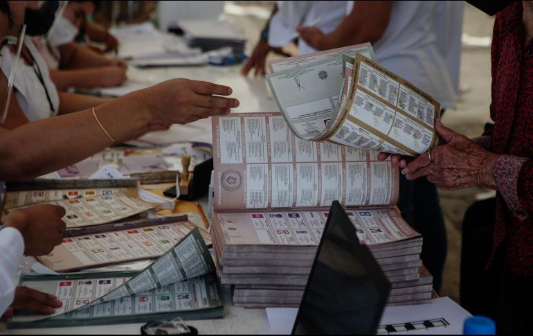 Hasta el corte de las 12:30 del día, en Jalisco nueve mil 011 casillas fueron instaladas, lo que representa nueve de cada 10. EL INFORMADOR / G. Gallo