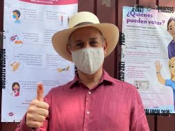 A través de redes sociales, López-Gatell mostró una fotografía en la que muestra su dedo pulgar con tinta que indica que ya votó. TWITTER/ @HLGatell