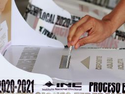 El PREP no cuenta votos, sino que captura y publica la información asentada en las actas de escrutinio y cómputo por los ciudadanos que participan como funcionarios de casilla. EFE / L. Ramírez